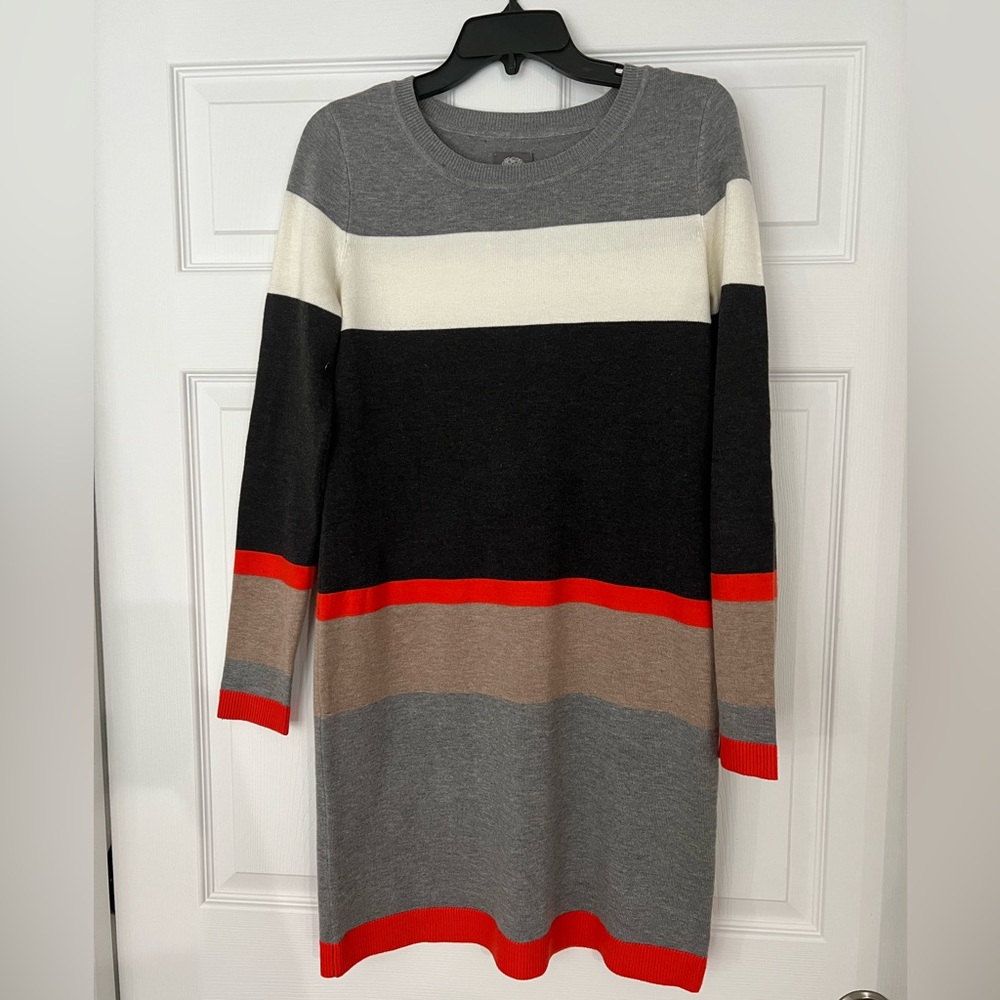 Vince Camuto Sweater dress - Size small